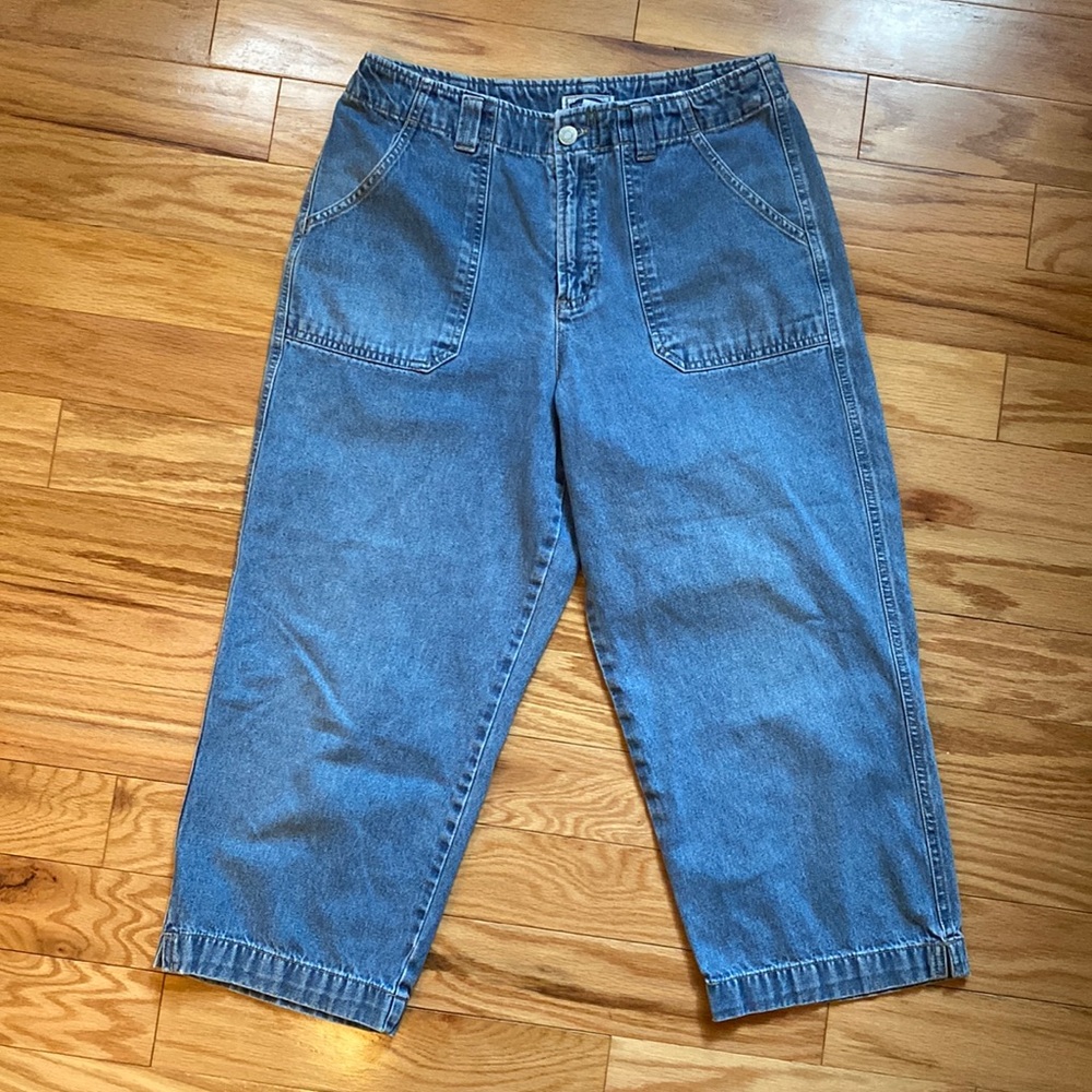 Essentials Style • Vintage Denim Cropped Pants